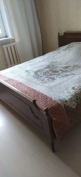 Двуспальная кровать