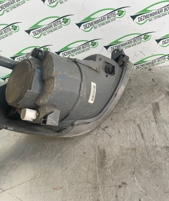 Far stanga 6S61 13W030 BD BBB Ford Fiesta a 5-a generatie