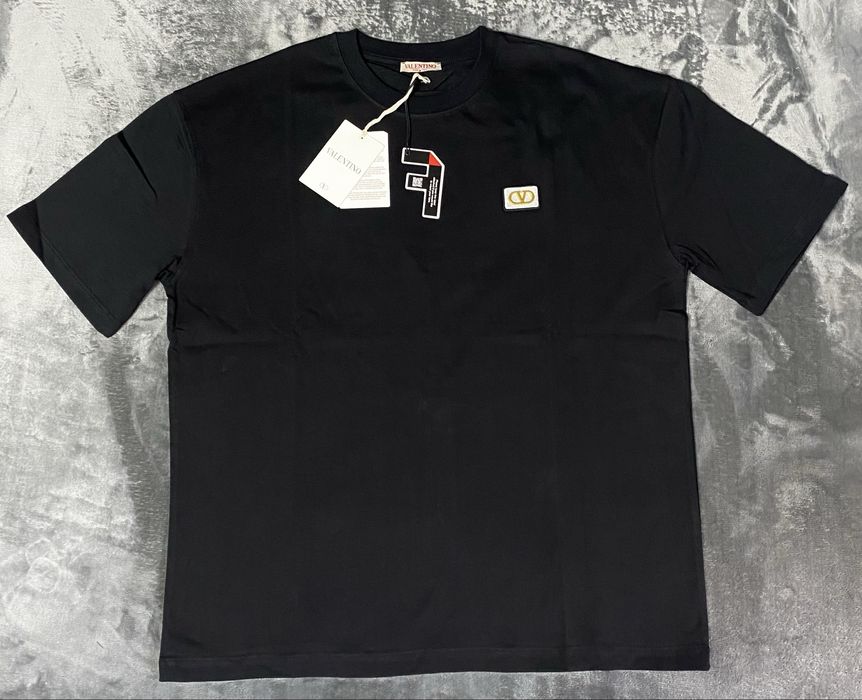 Vand tricou nou de barbati Valentino