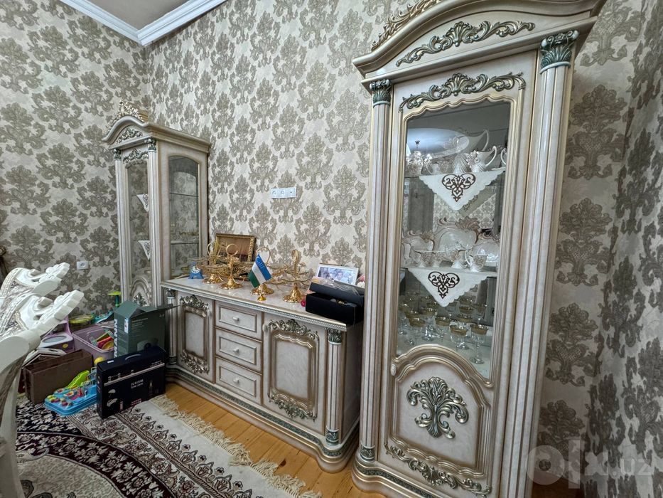 Срочна мебель сотилади