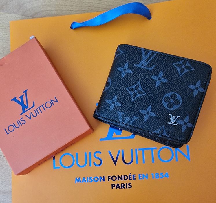 Portofele barbati LV(negru  si maro),new model,logo metalic,cutie inclusa