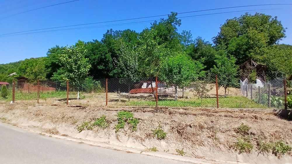 1000 mp teren intravilan pentru casă de vânzare și materiale de construcție în Govora sat, lângă Mănăstirea Govora, comuna Mihăești, judetul Vâlcea