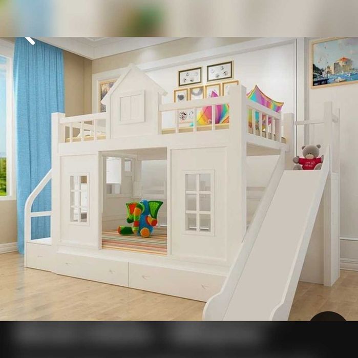 Детская кровать дом