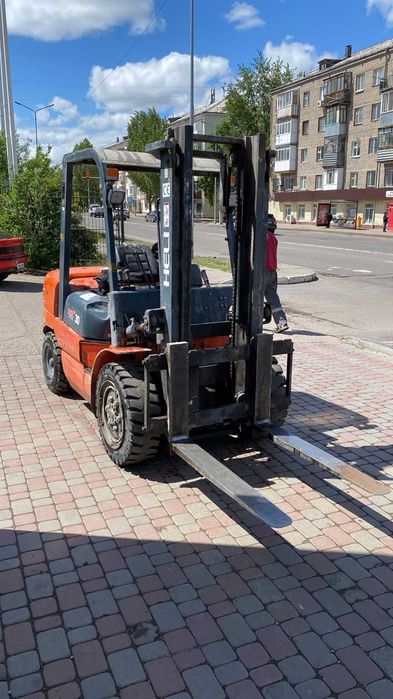 Вилочный погрузчик Кара 3 тонник