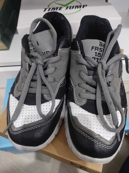 Кроссовки для девочки