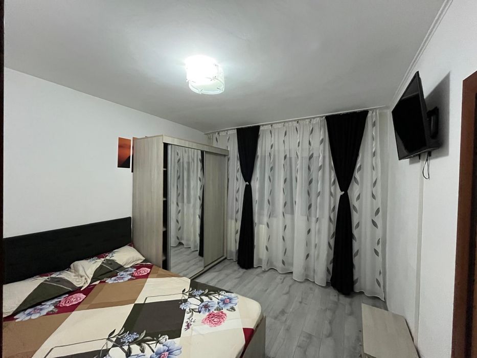 Inchiriez apartament