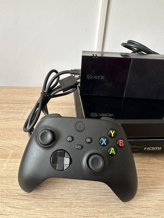 Xbox one 500GB + 2 jocuri CD