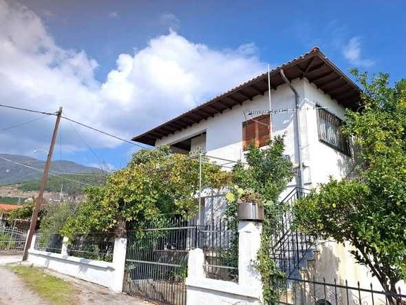 Продава апартамент - етаж от къща  с площ 70 м2 в Аспровалта, Гърция