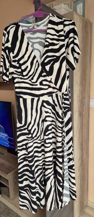 Дълга рокля черно-бяла