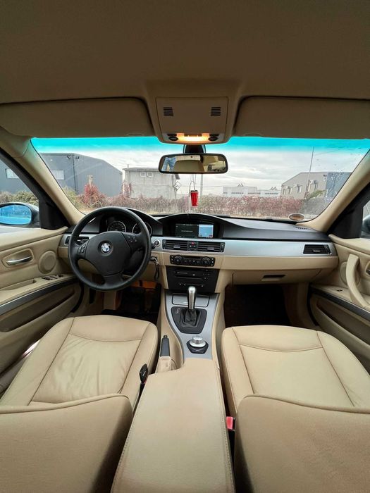 Vand bmw seria 3 e90  325i automat