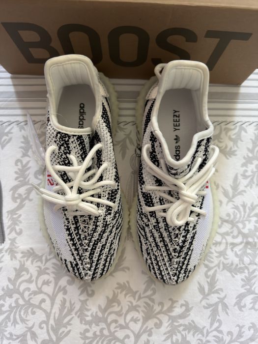 Adidas Yeezy 350 v2 Zebra