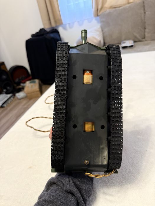 Руски танк с жица