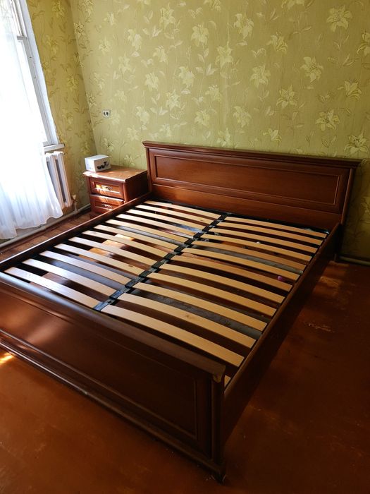 Продам спальный гарнитур