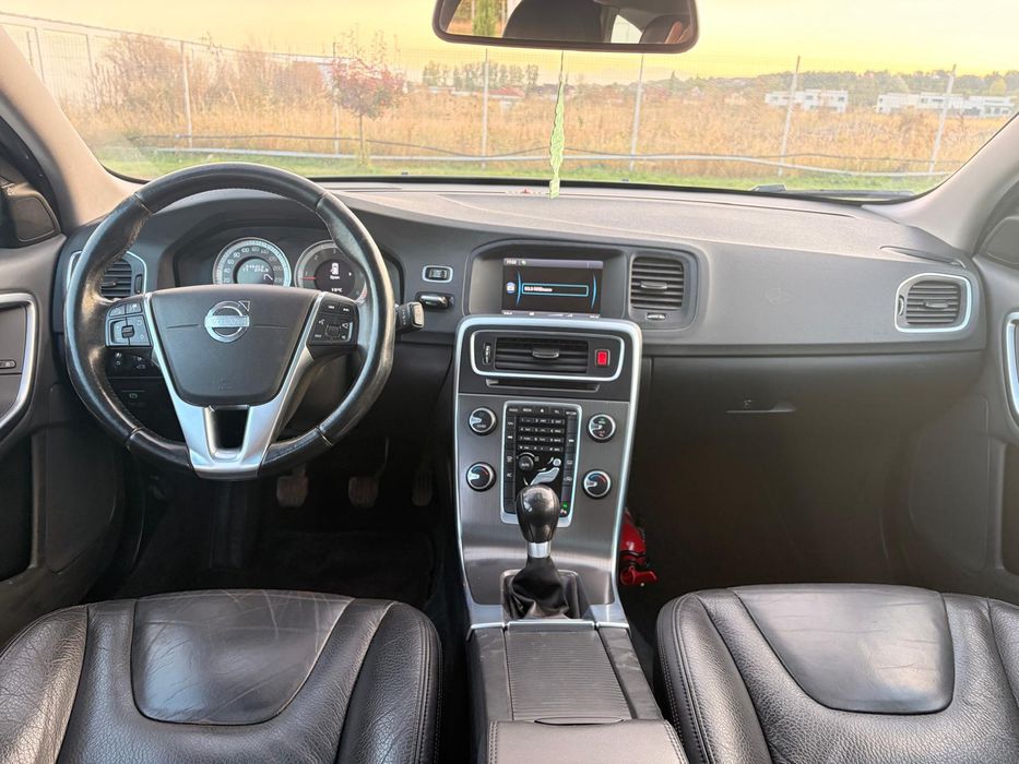 VOLVO V60 2012 — imagine 5