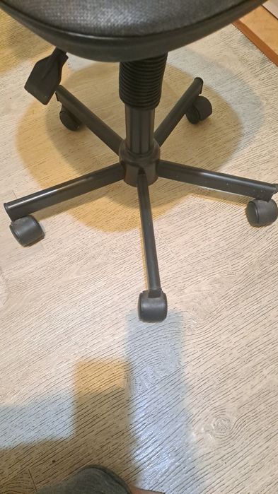 Стул компьтерный