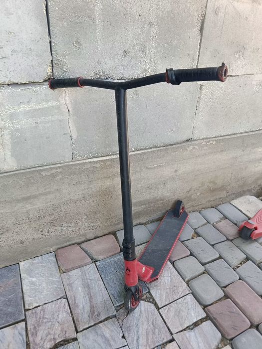 Трюковый самокат CHILLI Pro