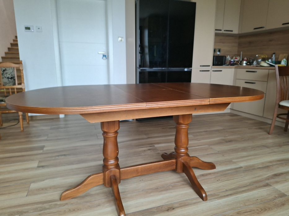 Трапезна дървена маса