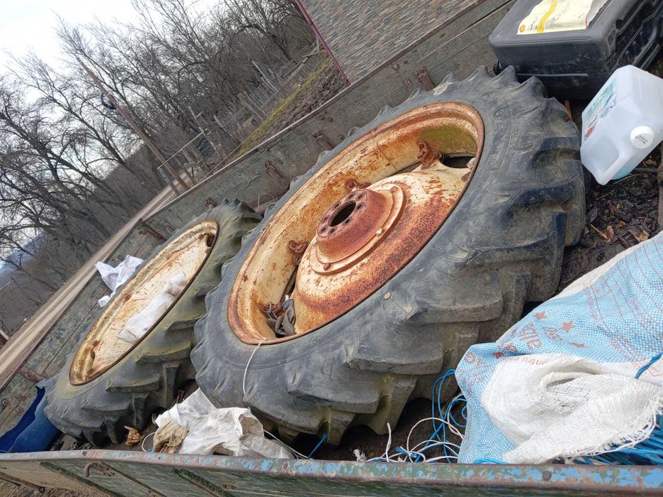 Vând mașini, remorca, cositoare, cauciucuri