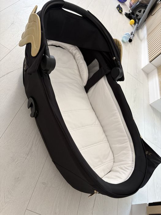 Landou Cybex Jeremy Scott Mios