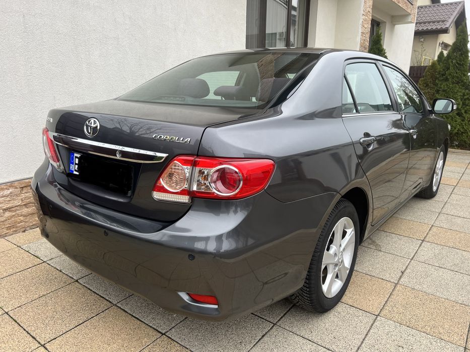 Toyota corolla an 2011
