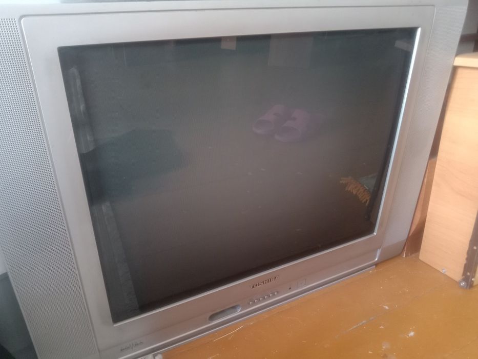 Телевизор істеп тұр