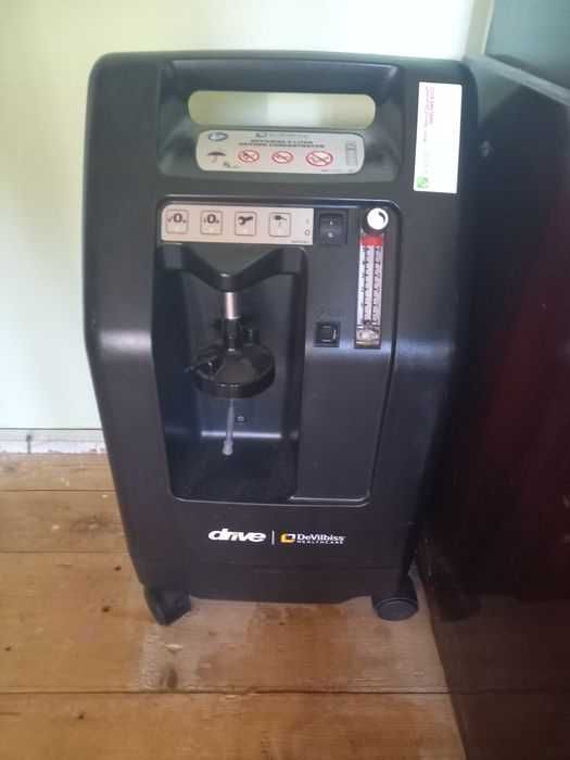 vand sau inchiriez aparat concentrator oxigen