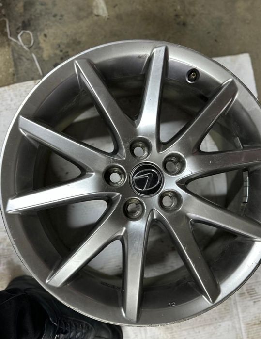 Продам диски на эстиму не варенные