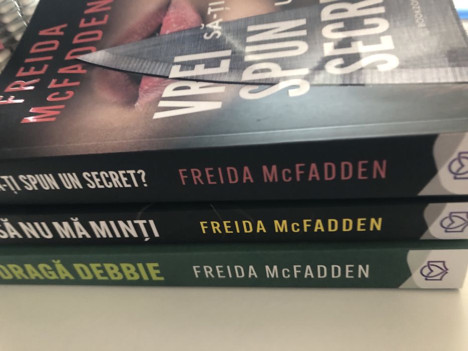 3 carti Freida McFadden