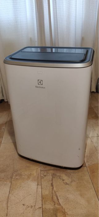 Dezumidificator/ aparat aer conditionat  Electrolux