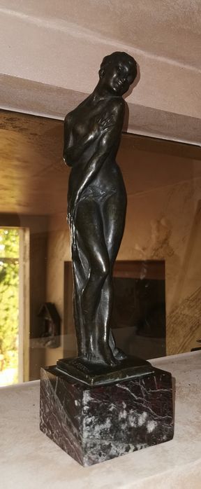 Vand statuieta din bronz.