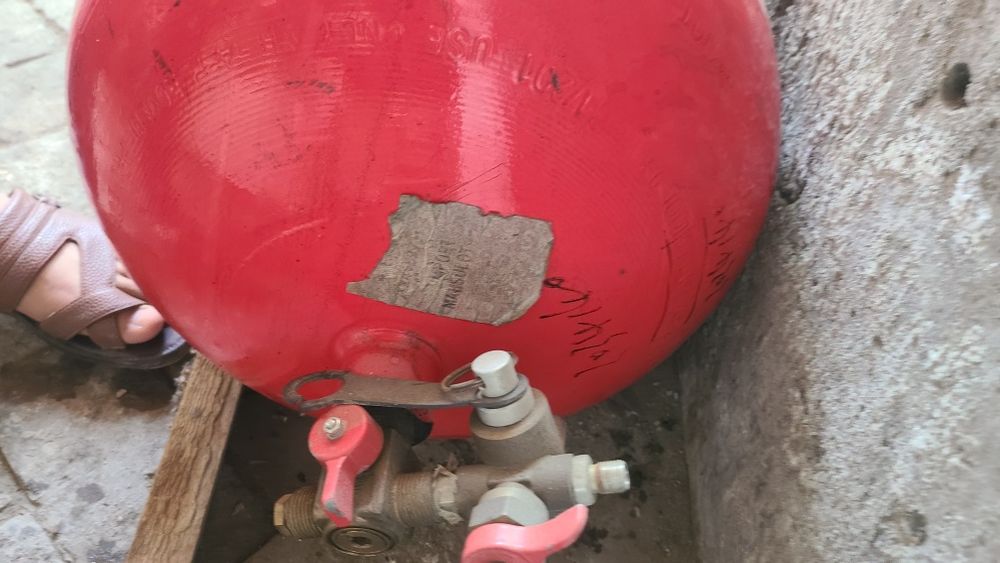 Metan balon 100 talik postavkasi i reduktori bilan