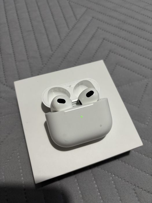 Слушалки Apple AirPods 3