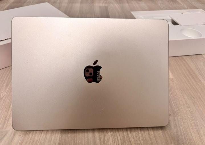 Продам мак бук (  Apple mac book air M2)