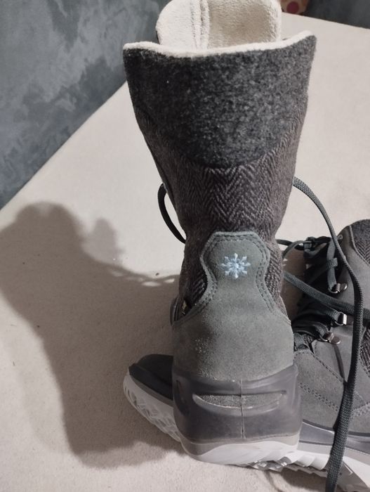 Cizme zăpadă Lowa Barina goretex