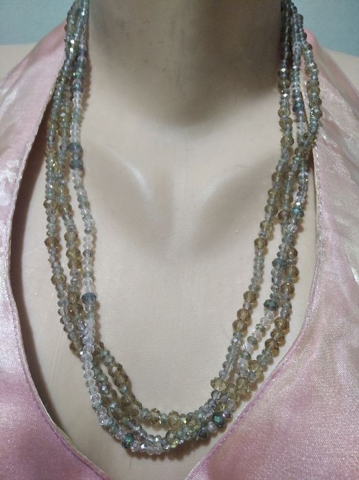 бусы, браслеты, клипсы