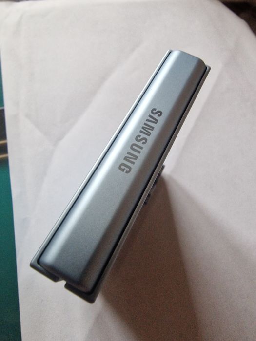 Продавам телефон Samsung Galaxy Z Flip6 5G 512GB 12GB RAM Dual