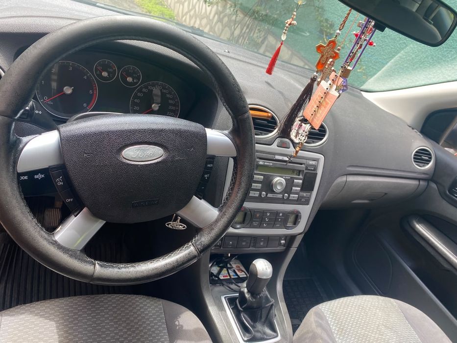 Vând  Ford Focus  2