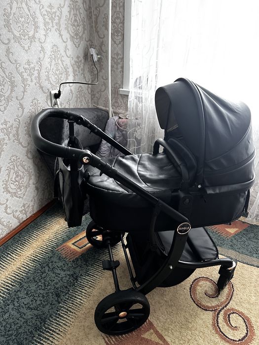 Продам коляску  . .