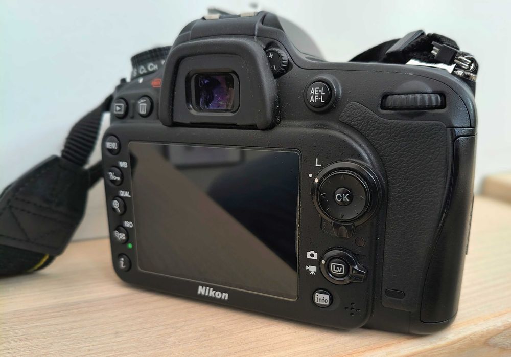 Nikon D7200 Body – Stare foarte bună, Ideal Foto Entuziast