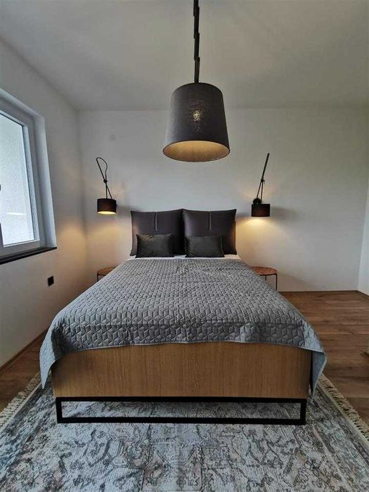 Дава се под наем Двустаен апартамент в Бургас, Център - 65 кв.м за 255 € - Снимка #2