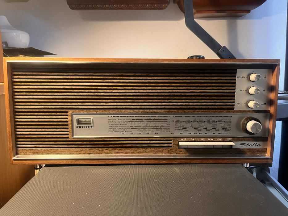 Vand radio Philips Stella
