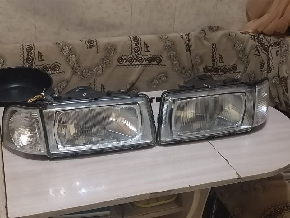 Продаю фары Ауди 80 б3
