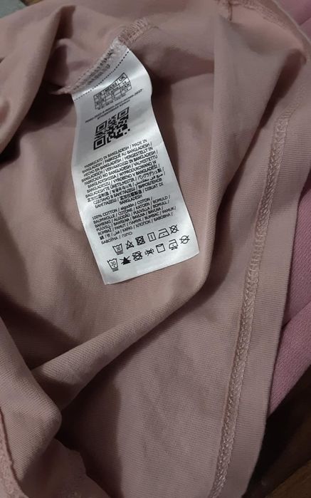 GUESS нова ,с етикети оригинална блуза