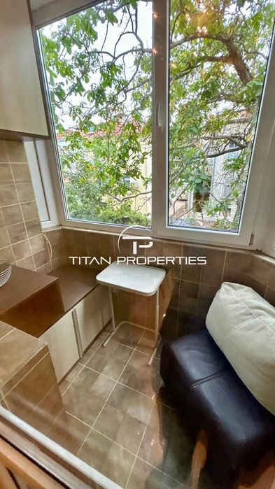 Дава се под наем Тристаен апартамент в Бургас, Център - 80 кв.м за 680 € - Снимка #4
