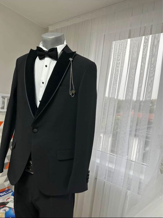 Мъжки костюм за младоженец. Размер 50 М/Л