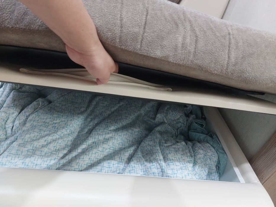 Продам диван в хорошем состоянии