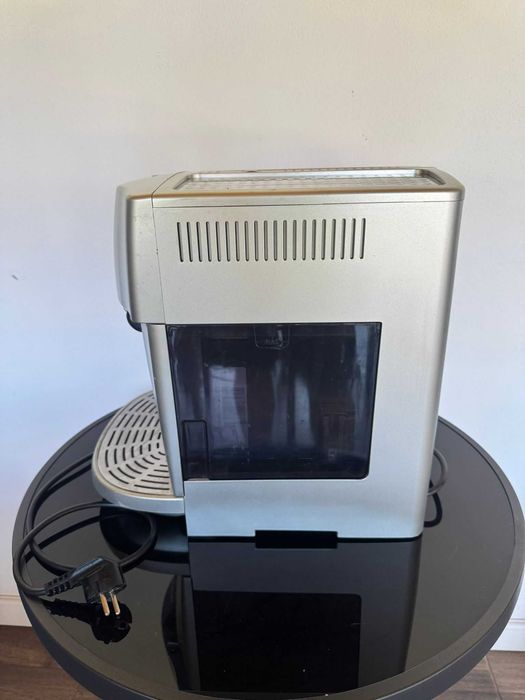 Vând espressor automat De'Longhi Magnifica Pronto Cappuccino