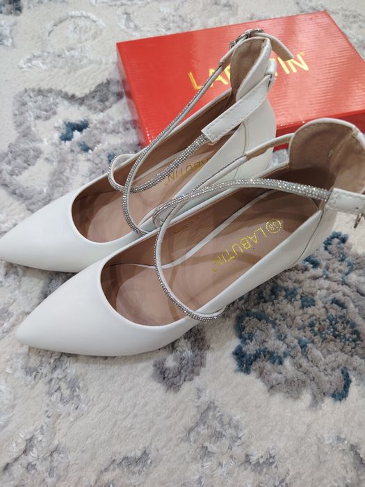 Vecherniy oyoq kiyim