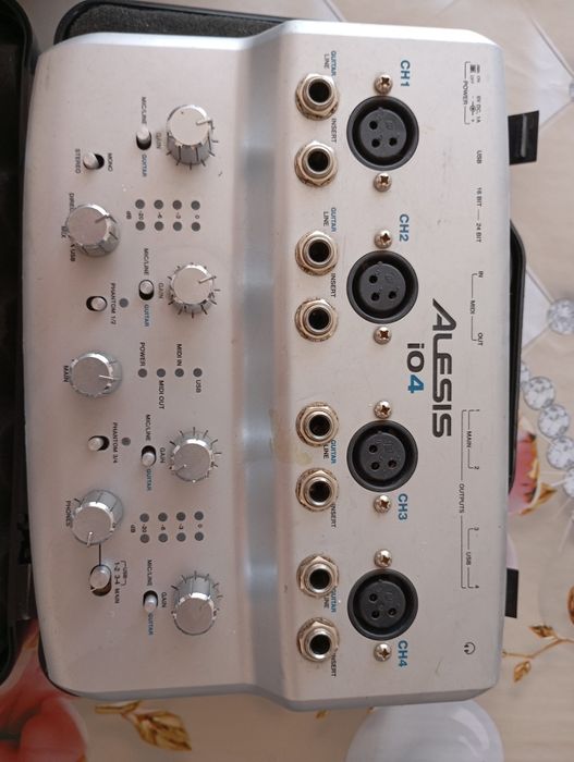 Звуковая карта. Микрафон пульт для микрафона и переходник для видео