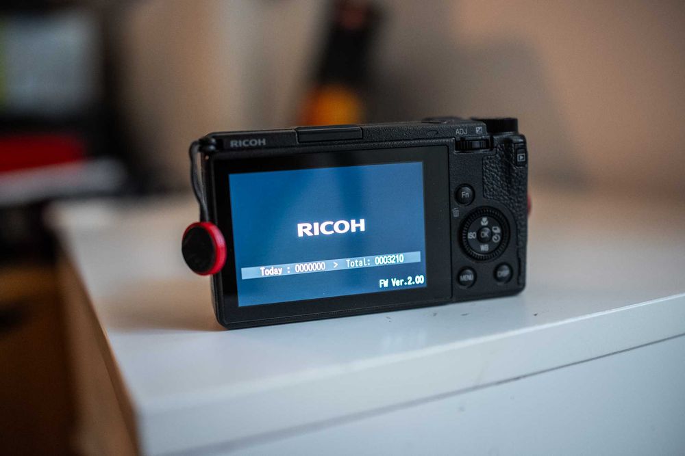 ricoh gr iii aproape nou